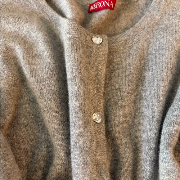 100% Cashmere | Gray Women's Botton-Down Cardigan. - Picture 11 of 13